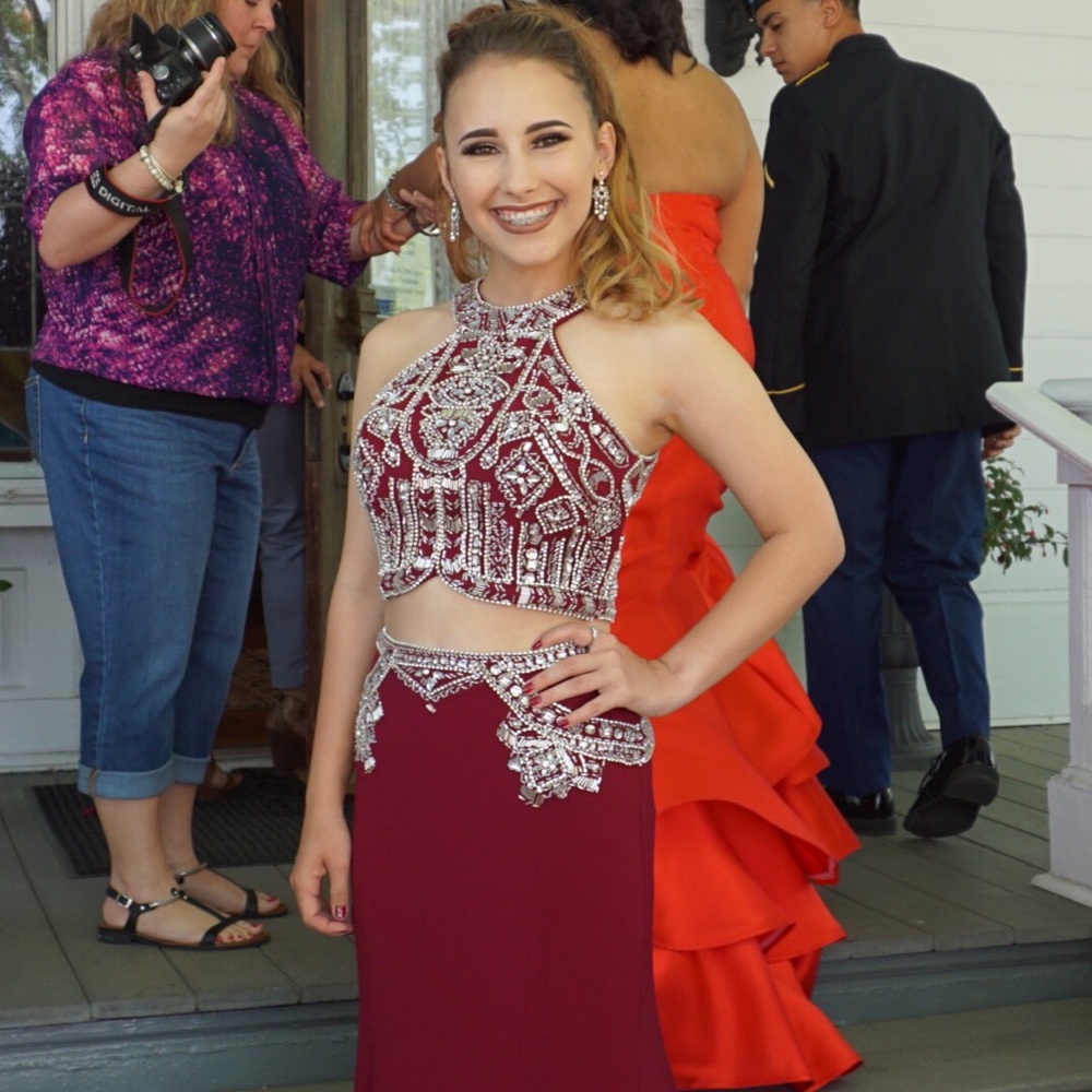 **SHORT GIRLS** cranberry prom dress!!